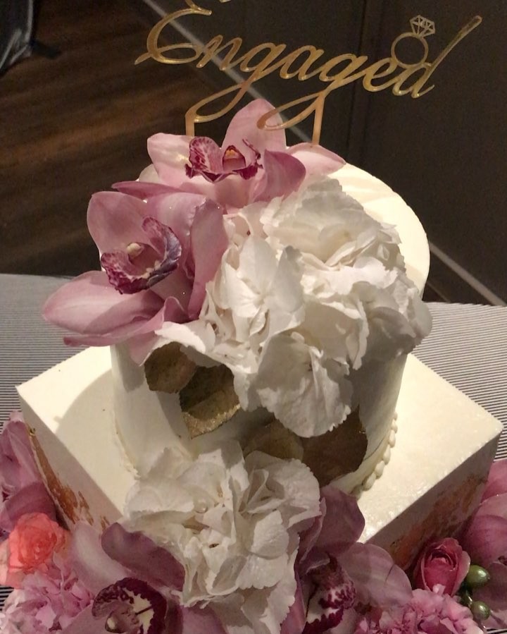 Priyanka Chopra Nick Jonas Engagement Cake
