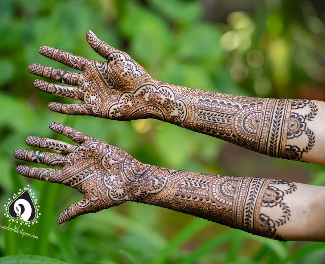 Mehndi Design in Wedding Girl`s Hand Stock Image - Image of indian, tattoo:  104452541
