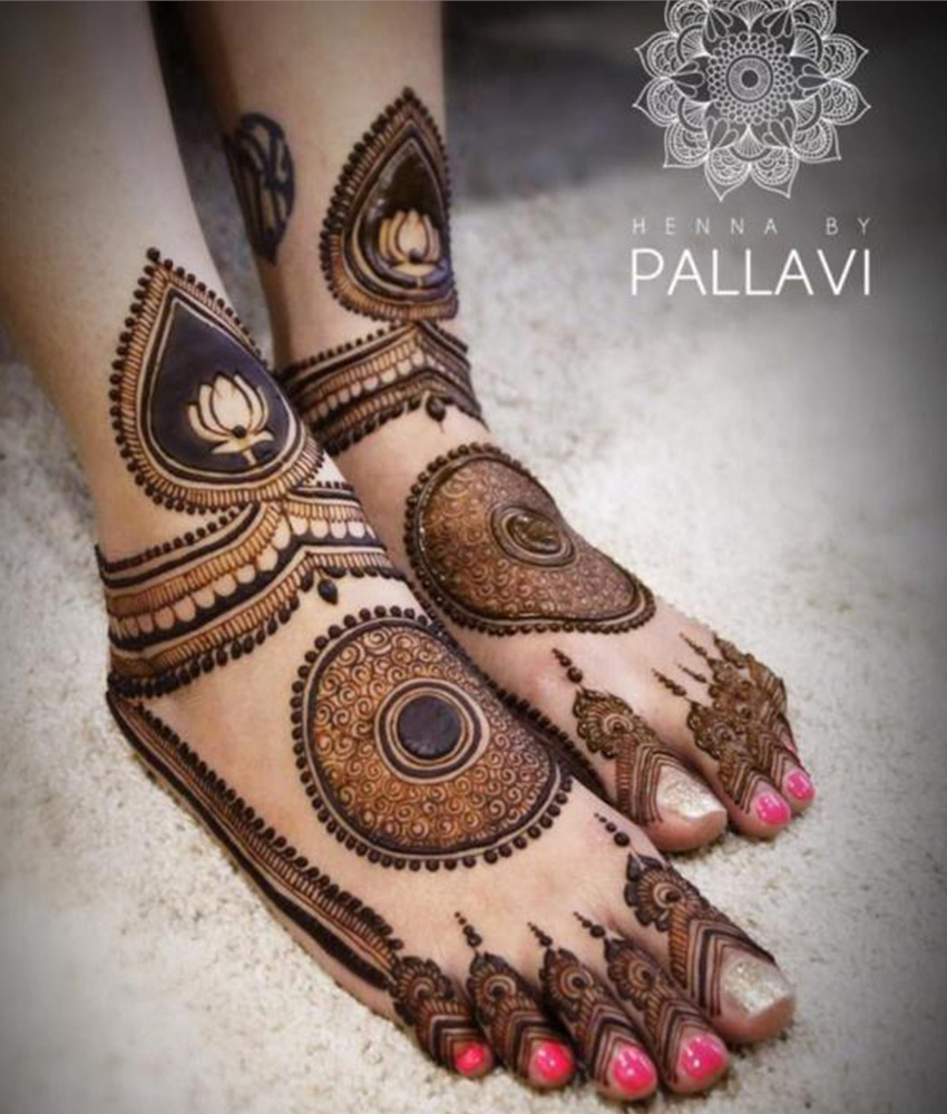 Captivating & Bewitching Feet Mehndi Designs for all Modern Brides