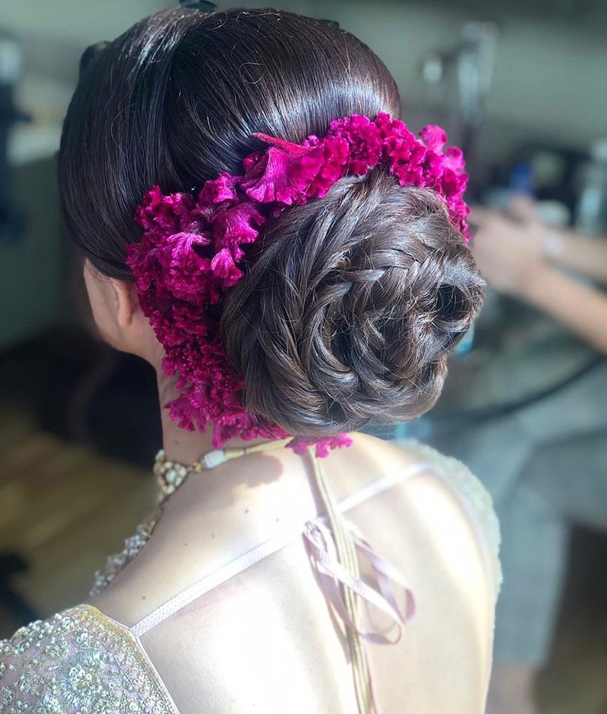 Duraimathi Srimathi 🇮🇳 Hairstylist | 💝Reception look🔥front look stripes  & back look curls hairstyle prepared by @srimathi_hairstylist . . Bridal  Bookings contact 📞 9... | Instagram