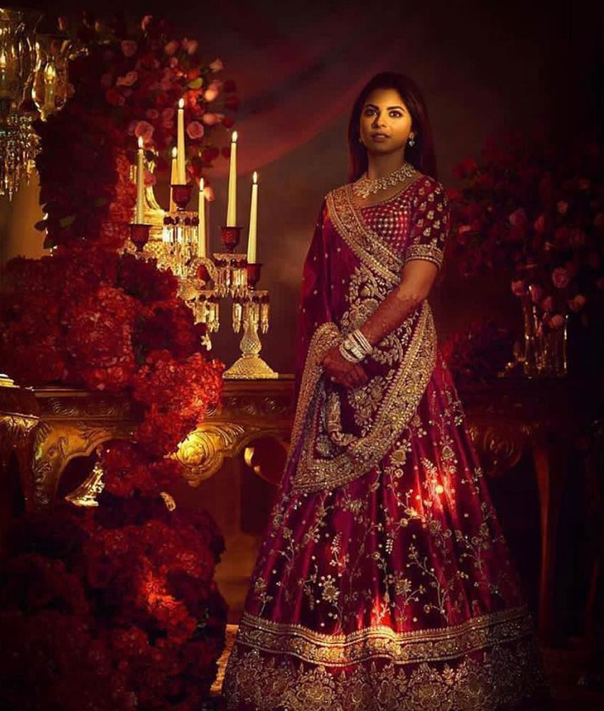 Kinjal Bhanushali In Red peacock scenary lehenga