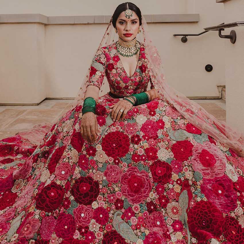 Fuchsia Pink Sabyasachi lehenga light pink dupatta ❤️ #wedding pose |  Indian wedding outfits, Indian bridal outfits, Groom outfit