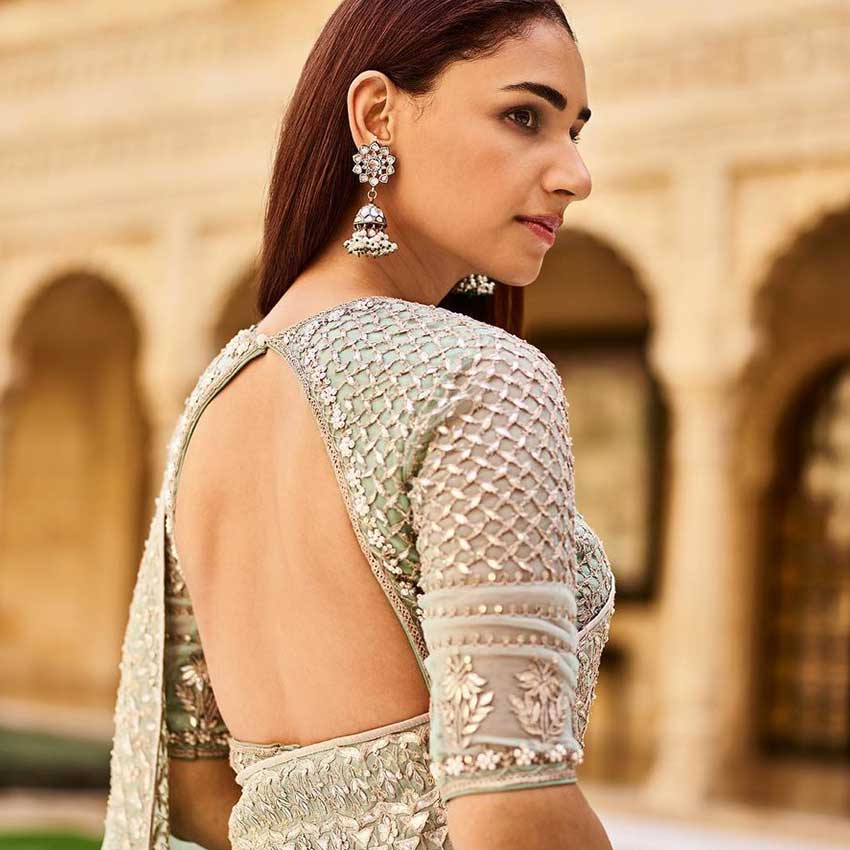 Stunning blouse back designs to make you feel beautiful – News9Live