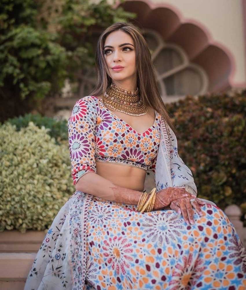 Unique Bridal Lehenga Designs (12)