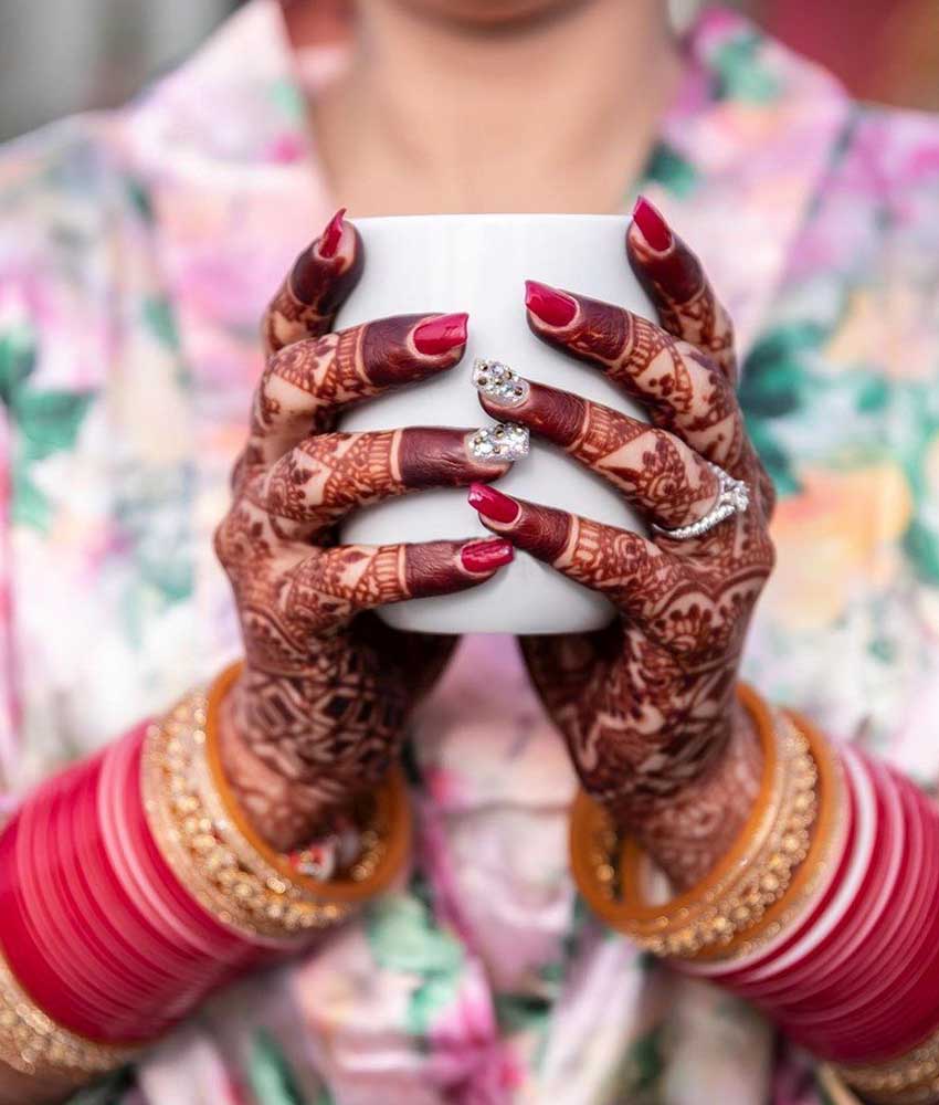 Pakistani Indian Bride Hand Mehndi Design स्टॉक फ़ोटो 1215211603 |  Shutterstock