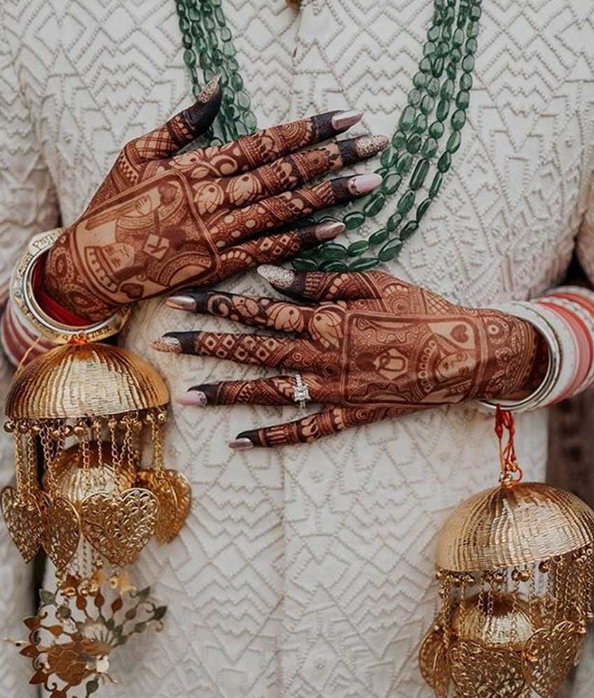 Trending Mehndi designs💖Fun new ways to add your groom's name to your  Bridal Mehndi! - Witty Vows | Indian wedding photography poses, Mehendi  photography, Indian wedding couple photography