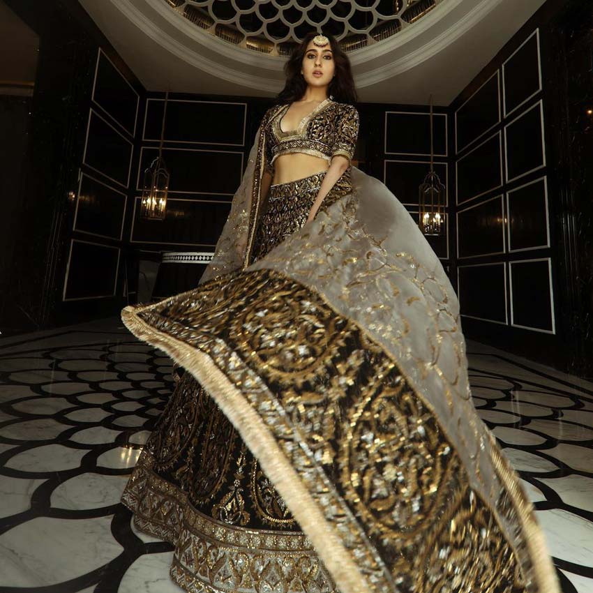 DESIGNER MANISH MALHOTRA KIARA ADVANI BRIDAL WEAR LEHENGA