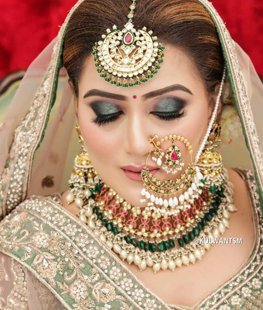 Gorgeous Bridal Naths (22)