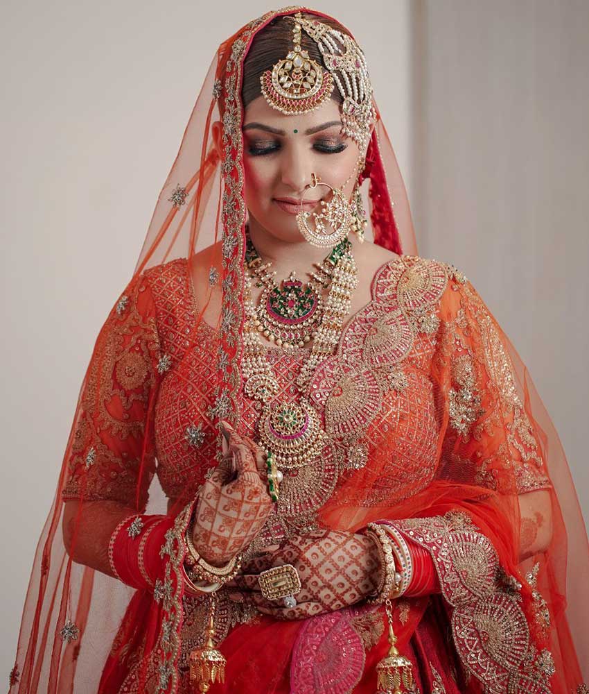 Gorgeous Bridal Naths (43)