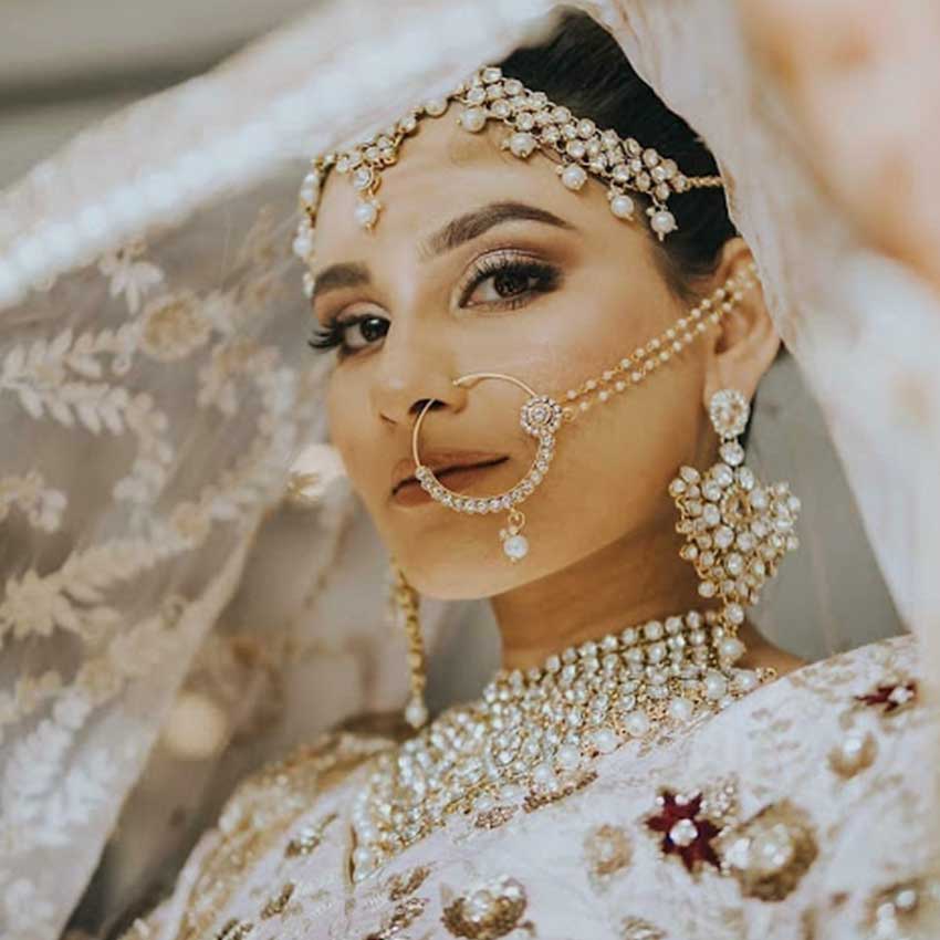 Gorgeous Bridal Naths (48)