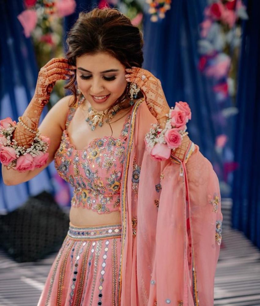 The #ShowStopper Bride.. 😍 Loving the soft subtle Rosy Pink Lehenga for  her Wedding Day.. ❤ #… | Latest bridal dresses, Pink bridal lehenga, Indian  bridal outfits