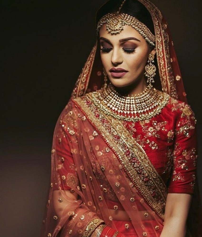 Shobana Makeup Artist - Soft brown smokey eyes with bold red lips❤️✨ . . .  For bridal bookings and enquiries, +91-9500066877 . . . #smokeyeyes  #bridalmakeup #bridallehenga #redlehenga #southindianbride #tamilbride  #highdefinition #rubywoo ...