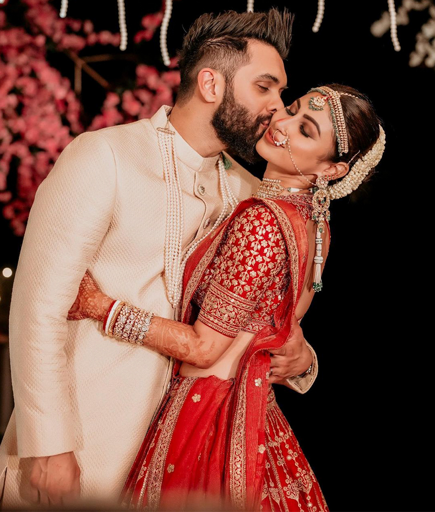 Mouni Roy & Suraj Nambiar Wedding (2)