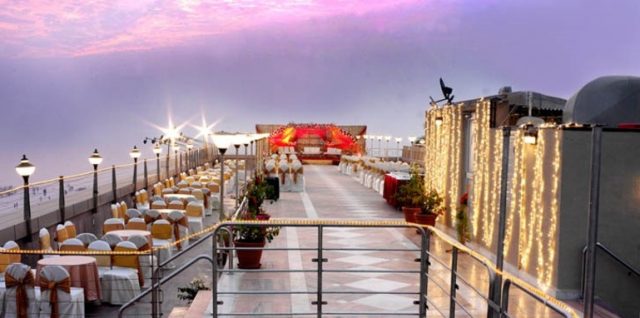 Top Rooftop Venues in Delhi NCR for Cool Winter Nights Without Your Guests Freezing into Statues