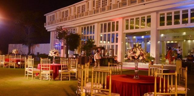 Stop Booking Open Lawns for April Weddings (Unless You Know This)